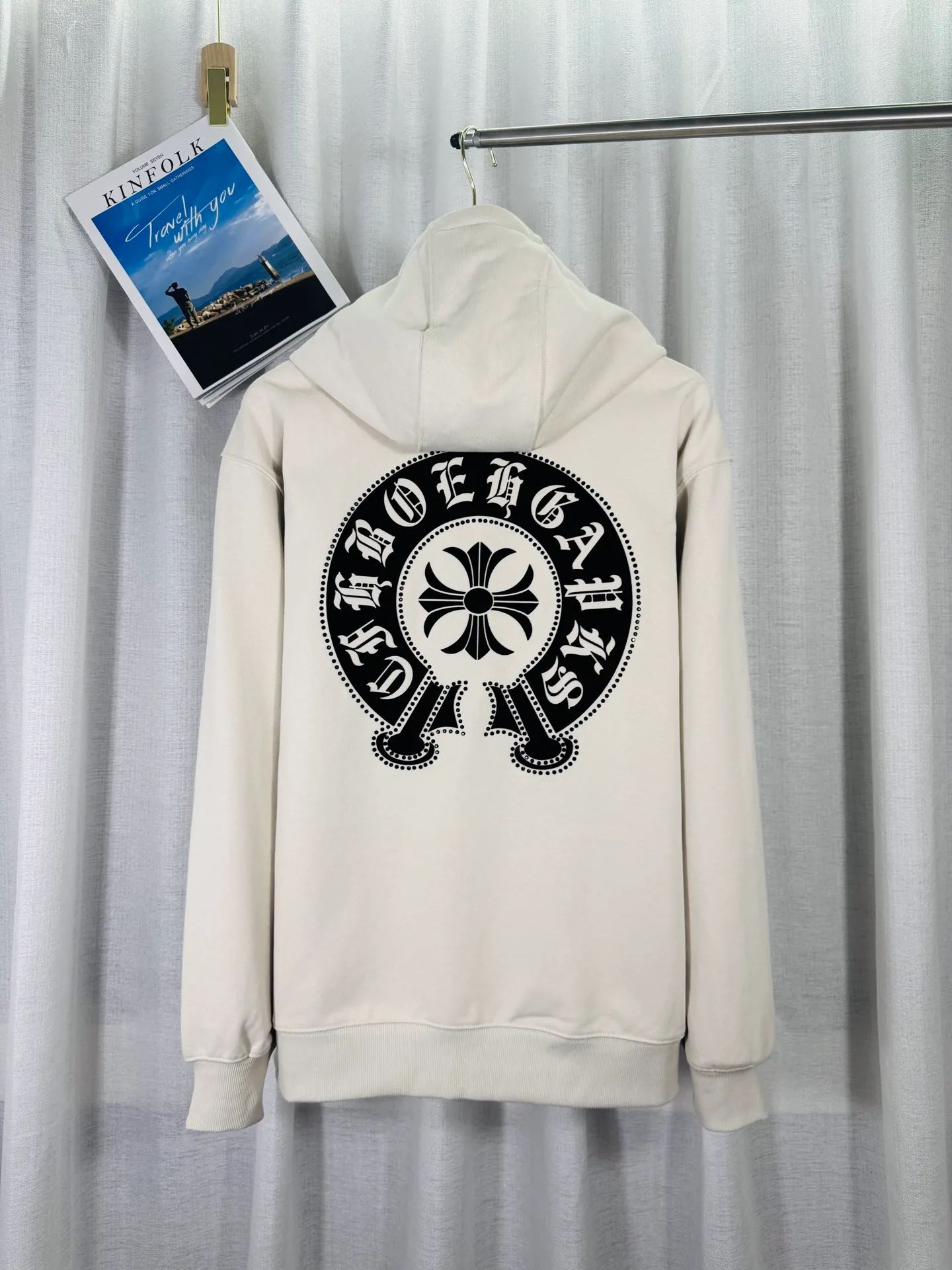 P340 top version, real shot without P, ​​different from market currency) 𝗖𝗵𝗿𝗼𝗺𝗲 𝗛𝗲𝗮𝗿𝘁𝘀/Cro Heart 2025 washed and burned flower patch embroidered autumn and winter new original single counter American hollow patch 3D couple casual cardigan sweatshirt 👑The highest version! Customized fabric 480g tripe terry fabric! American acid-washed and distressed original fabric, laser burning + patch embroidery, exquisite embroidery of letters! The best-selling model in the counter, very comfortable to wear. Accessories: original molded and authenticated collar label➕100% silk wash label. Genuine purchase-grade original hangtag➕matching hanging rope➕3D hanging beads➕original packaging bag. Craftsmanship: The original version has consistent wiring! The highest version of the armhole matching technique! Color: Black Apricot Size: S M L XL Style Number: 25-356
